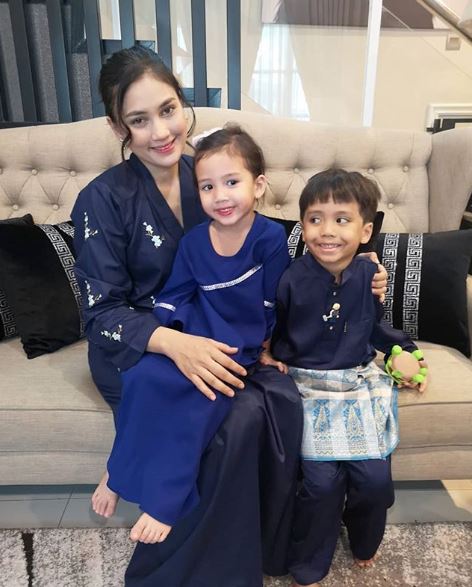 Instagram @fashasandha Anak-anak paling utama.